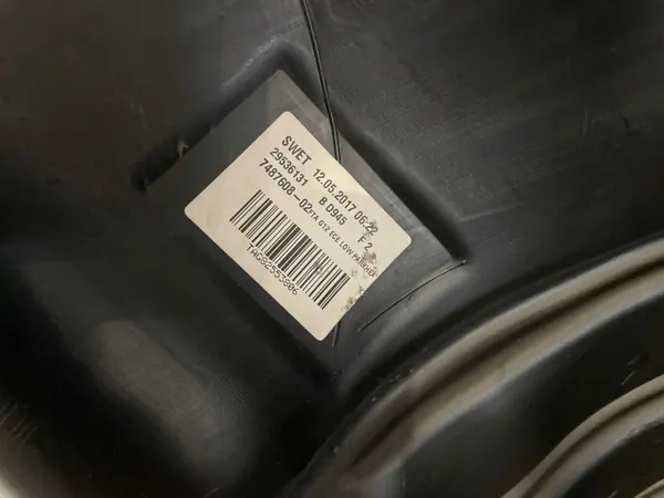 BMW Polttoainesäiliö OEM 7487608 7-sarja G11/G12 image 4