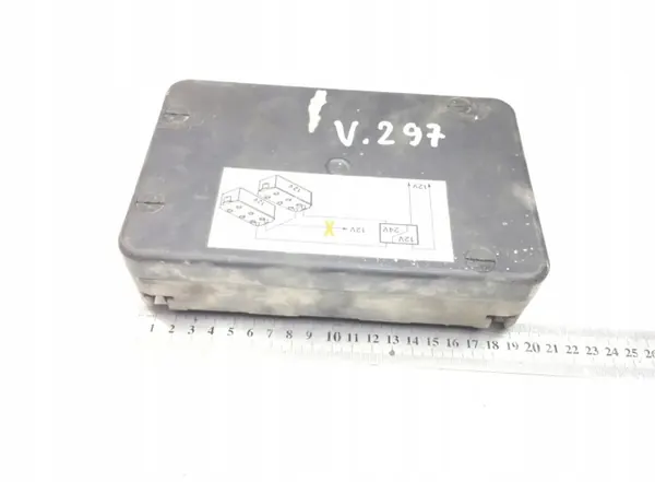 Volvo zekeringkast OEM 20368158 - Gebruikte staat image 2