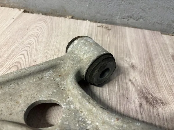 Mercedes-Benz Främre Vänster Kontrollarm image 4