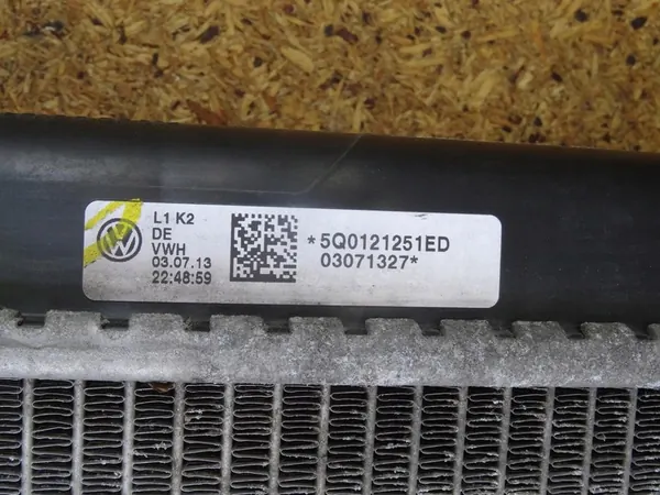 GOLF VII AUDI A3 8V LEON III 1.4 TSI Radiador de agua 5Q0121251ED image 10