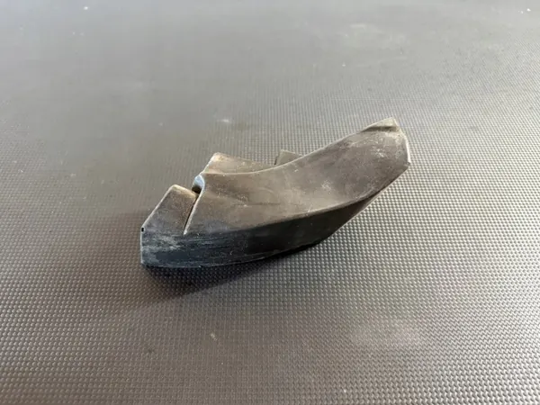 Vänster stänkskärm isoleringsskum OEM 50545313 Alfa image 2