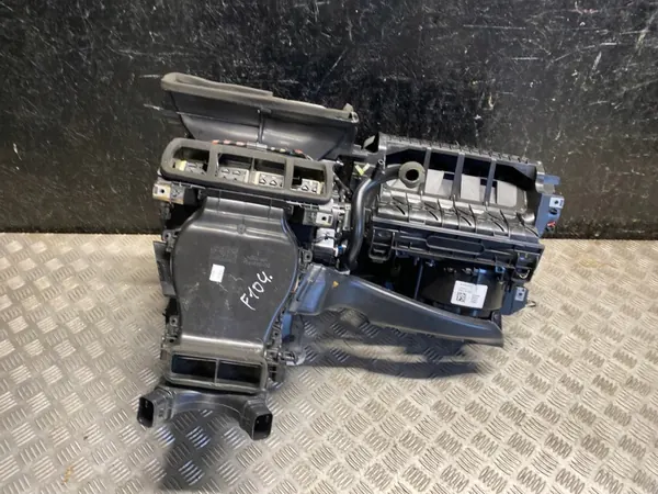 Volvo Puhallinkotelo OEM 32130491 XC40 2020 image 2