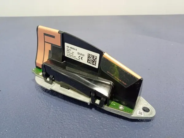 BMW 3 G20 Dachantenne OEM 6826326 - Gebraucht image 4