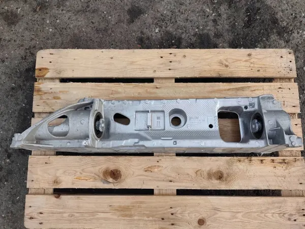 BMW Moottorin Kiinnike OEM RCD22829 - Käytetty image 2