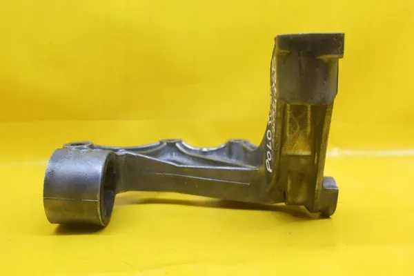 Supporto braccio anteriore destro VW Polo IV 6Q0199294D image 3