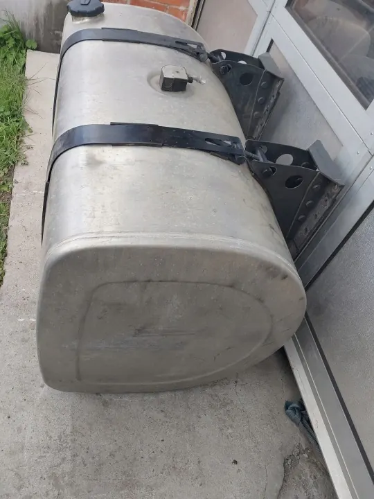 Brandstoftank Volvo OE 21516449 - Gebruikt image 4