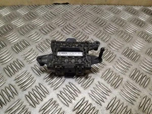 Tesla Model S Radar OEM 103822400B - Gebraucht image 5