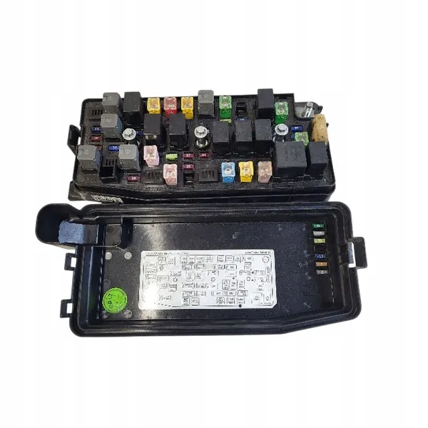CHEVROLET CAPTIVA 2.2 CAIXA DE FUSÍVEIS 95471068 image 4