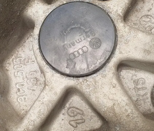 OEM 3C0505435F Linke Hinterradnabe Audi TT Mk2 image 3
