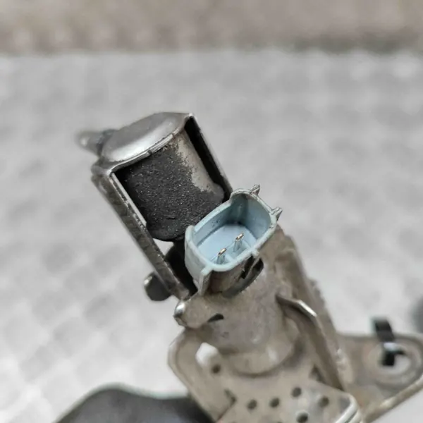Toyota AdBlue-suutin OEM 2320311021 - Käytetty image 5