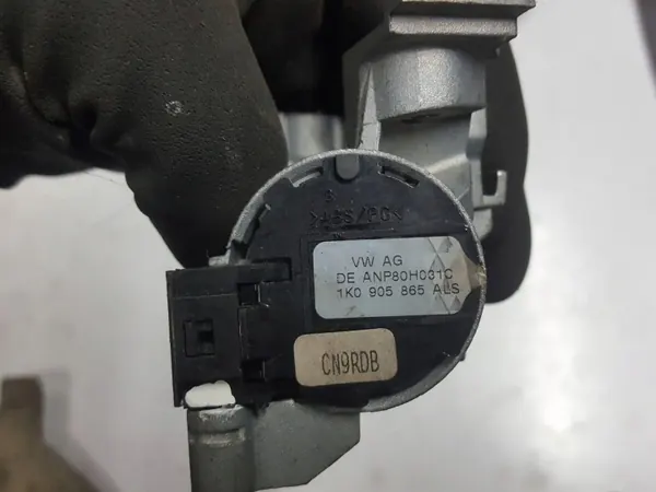 Conjunto de chaves SEAT Leon 2 OEM TOC50304 - Usado image 4
