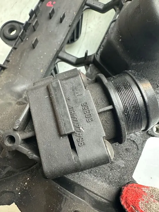 Peugeot Venttiilikansi OEM 9642212480 - Käytetty image 4