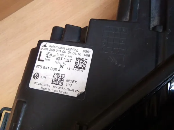 VW Touran I Lift Etuvasen ajovalot 2010-2015 1T1941005H image 7
