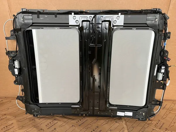 Toit Panorama Audi A8 D4 OEM 4H4959591 - Occasion image 3