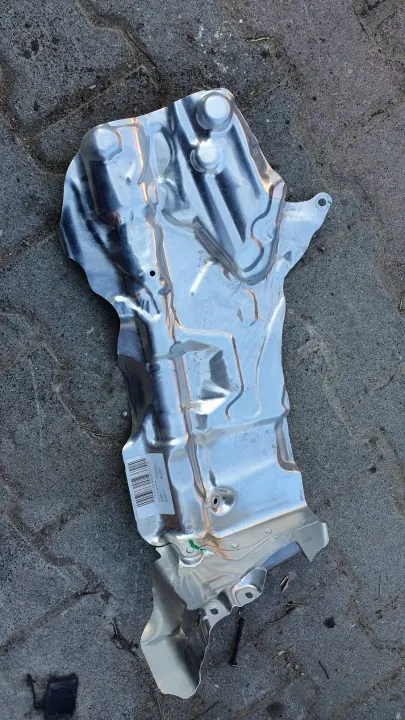 Escudo térmico BMW OEM 33191071 para Serie 2 F45/F46 image 2