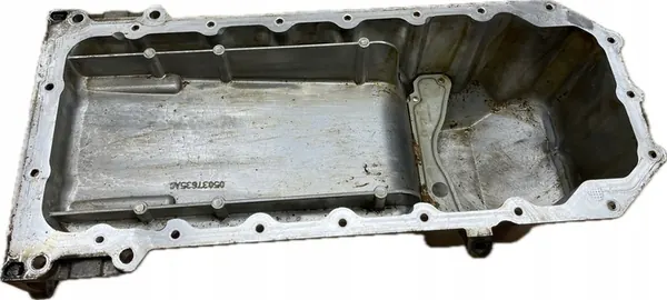 DODGE CHARGER 2017 5.7 V8 OLJEPAN 05037635AC image 3