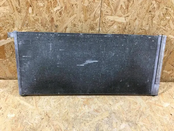 Porsche Panamera 970 AC-kondensaattori image 2