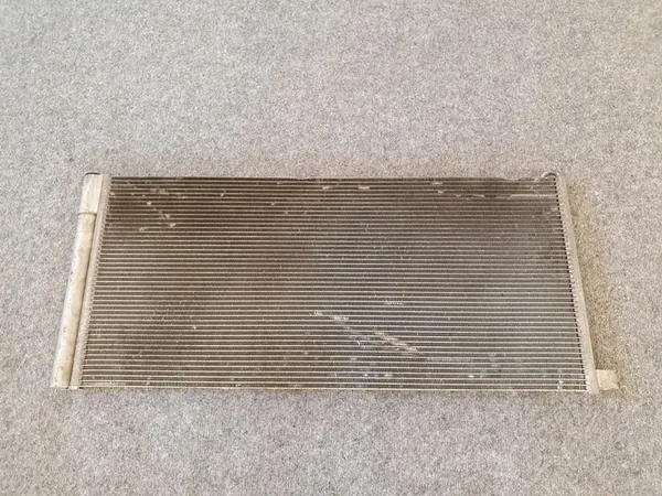 Porsche Panamera 970 AC-kondensaattori image 4