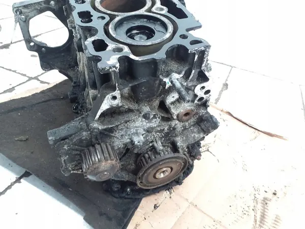 Citroen C5 Moottorilohko OEM 10JB37 - Käytetty image 4