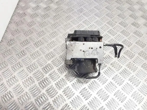 Pompe ABS d'occasion OEM 4370739 pour Mazda 6 Estate 2.0L image 3