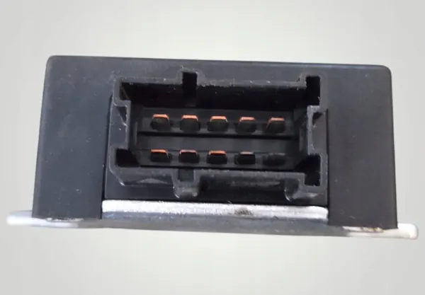 BMW ONE MINI COOPER F54 F55 F56 F57 Fuel Pump Controller image 4