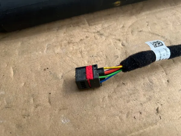 AUDI Q3 Actuador de Maletero Eléctrico 83A827851D image 5