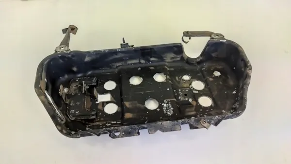 Ford Mustang 4.6 V8 10-14 Koolstoffilterkap OEM 12821966288 image 2