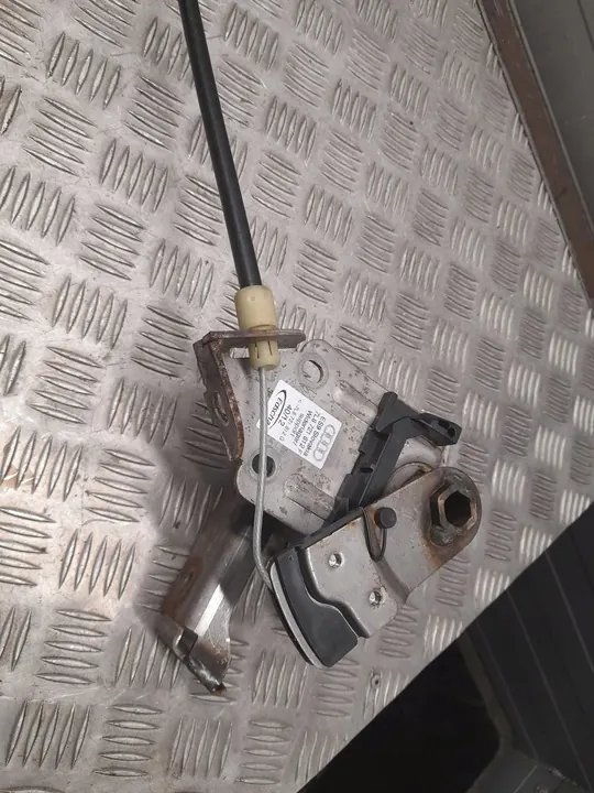 Audi Q7 4L 2013 Handbrake Lever OEM 7L0721556B image 6