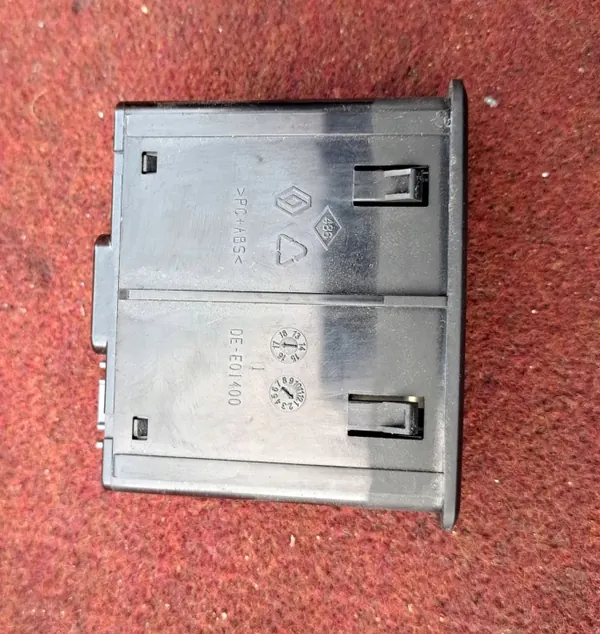 Tomada USB/AUX/SD OEM 280238352R para Renault image 4