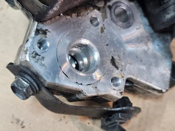 Bomba de combustível Toyota OE OEM 22100-33040 Usada image 4
