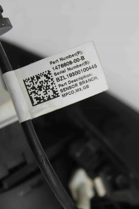 Tankklappe Tesla Model 3 OEM 147660800B - Gebraucht image 4