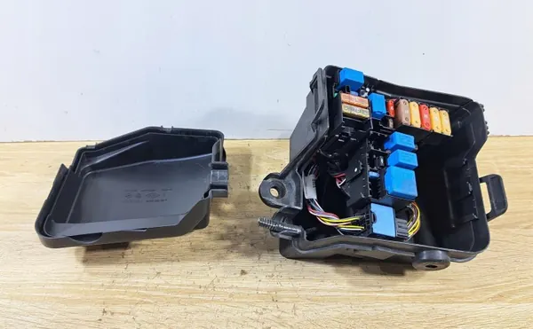 Zekeringkast OEM 243804185R voor Renault Clio IV 2012+ image 3