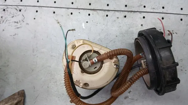 Brandstofpomp Seat Cordoba I 97R Sedan 6N0919051K image 2