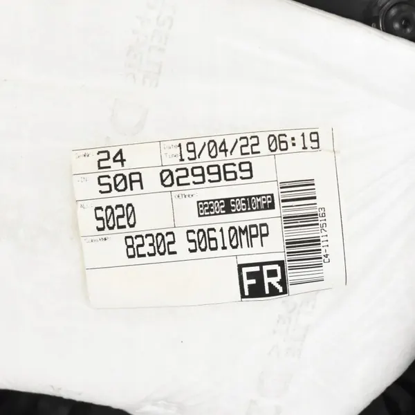 OEM 82302-S0160 Etu Oikea Ovensuojus Hyundai image 8