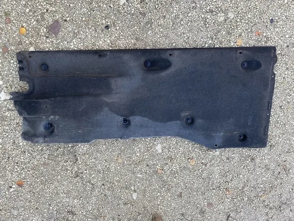 Vänster Underkörningsskydd VW Passat B8 Arteon Skoda Superb image 2