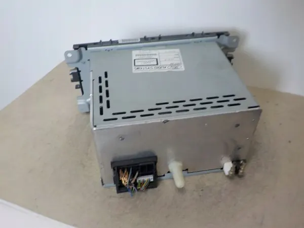 Ford OEM BS7T-18C939-FD Radio Sony Kod image 3