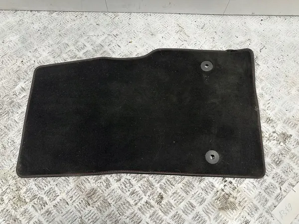 Tapete do motorista dianteiro direito Chevrolet Corvette C8 2D2W0625 image 1