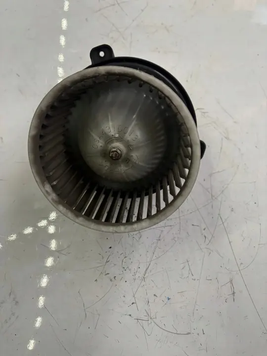 Mitsubishi OE Lämmitysmoottori OEM 7802A310 Käytetty image 2