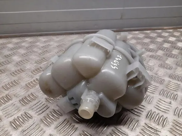 Audi OE 8W1121405F Expansionsbehållare Begagnad image 5