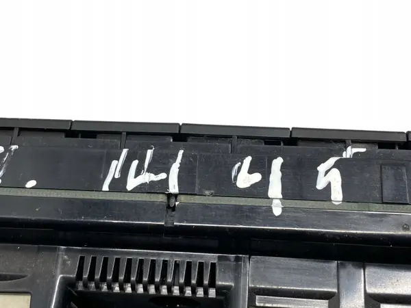 Klimapanel VW Passat B7 OEM 3AA907044C image 9