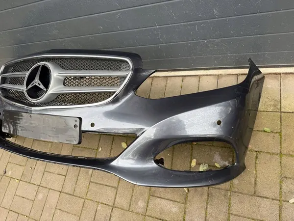 Mercedes E W212 Voorbumper image 3