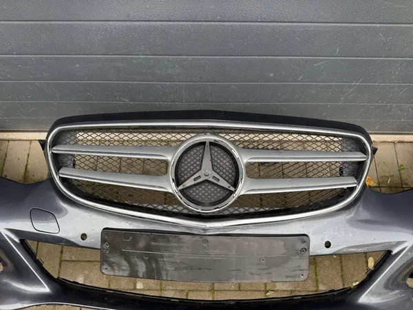 Mercedes E W212 Voorbumper image 8