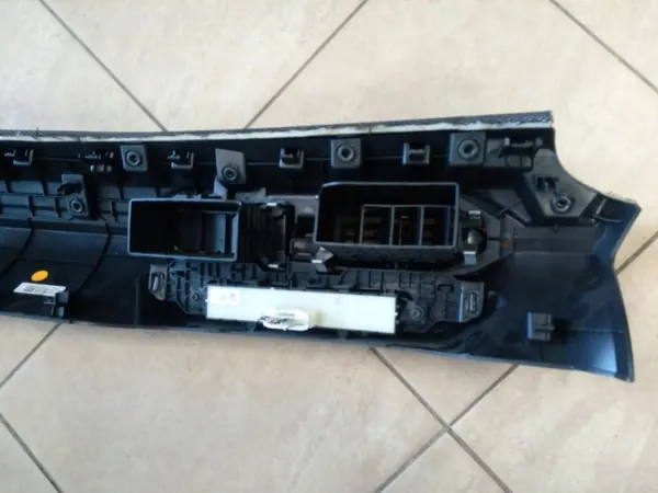 OEM 683102674R Garniture Console Dacia Sandero III image 7