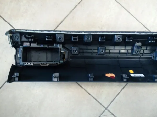 OEM 683102674R Garniture Console Dacia Sandero III image 8