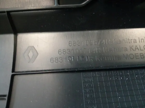 OEM 683102674R Garniture Console Dacia Sandero III image 9