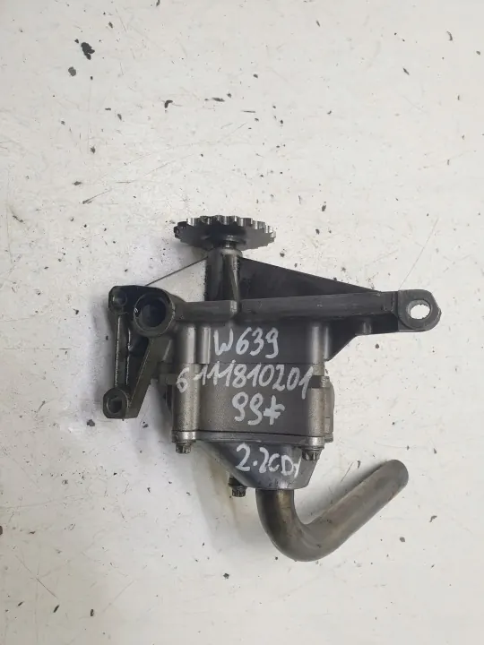 Oliepomp OEM 6111810201 voor Mercedes W639 2.2 CDI image 2