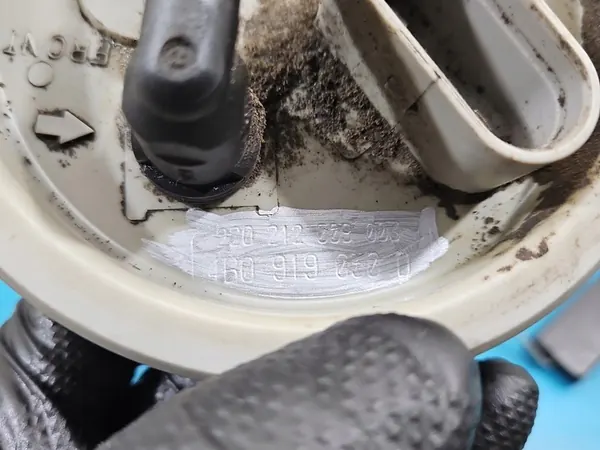 Bomba de Combustível Audi A6 C5 1.9 TDI 4-PIN 4B0919050D image 5