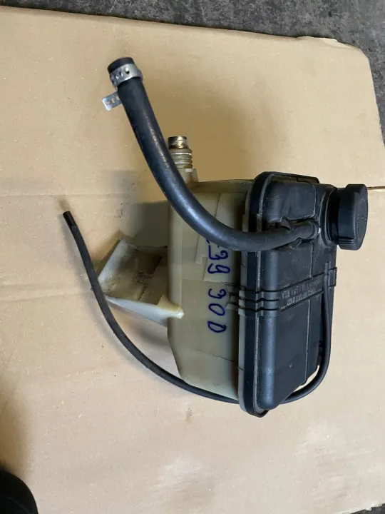 Réservoir de liquide de refroidissement BMW 2248050 E39 3.0D image 2