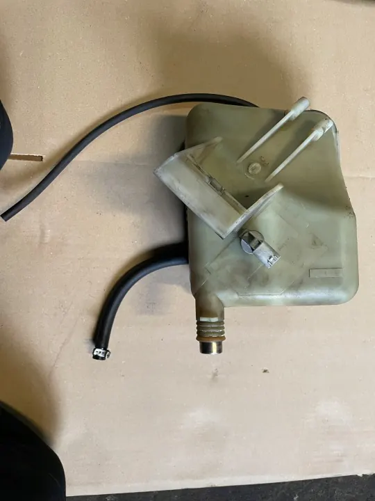 Réservoir de liquide de refroidissement BMW 2248050 E39 3.0D image 3