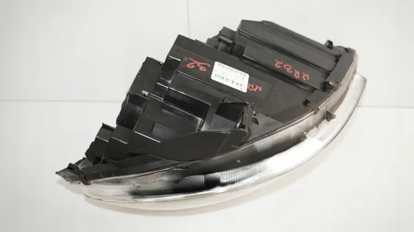Farol dianteiro esquerdo usado OEM Mercedes W245 2005-2008 image 6